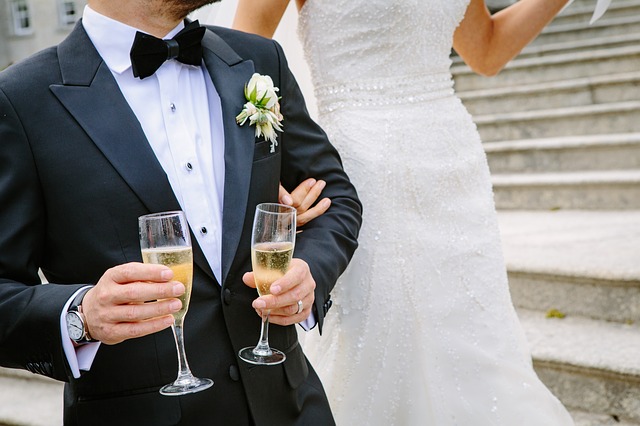 Wedding toast speeches are part of a wedding just as the white dress and the chicken dance. Learn to make your contribution to the occasion successful.